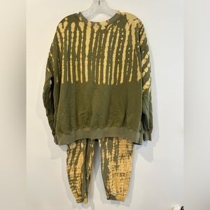 Tie dye sweatshirt and sweatpants set